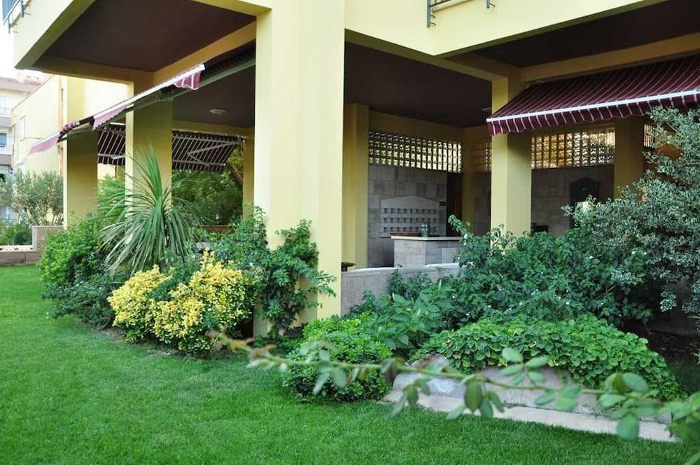Palm Court Suites Ayvalik Exterior photo