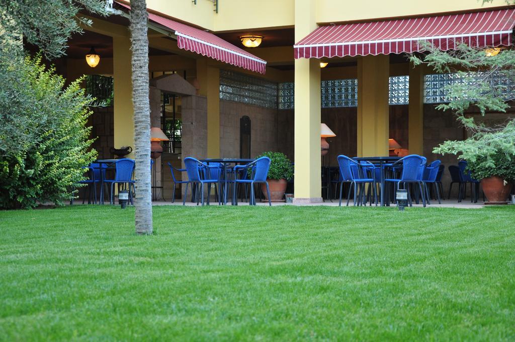 Palm Court Suites Ayvalik Exterior photo