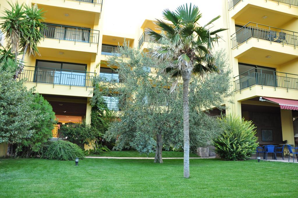 Palm Court Suites Ayvalik Exterior photo